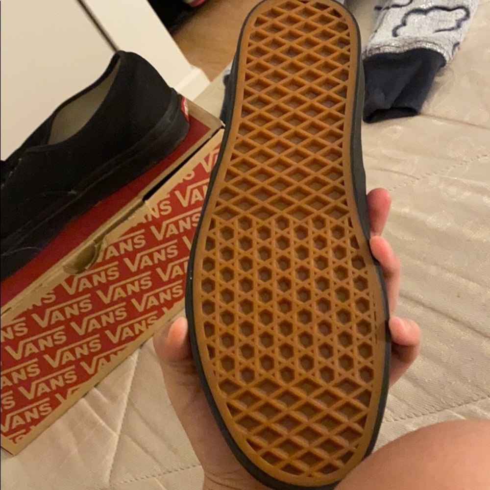 Shoes - Picture 3 of 7